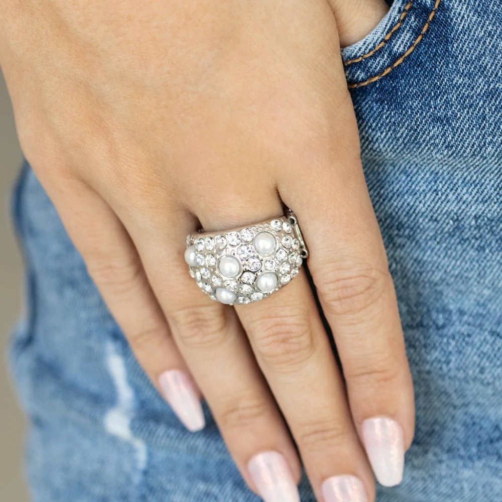 Gatsbys Girl - White ♥ Ring